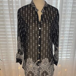Signature Black and White Patterned Blouse